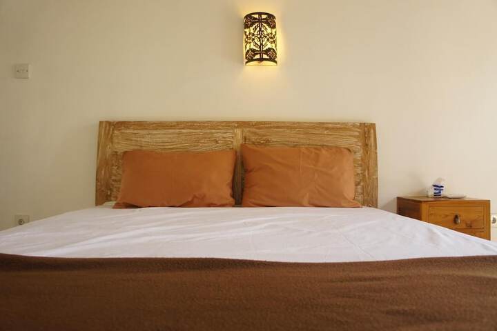 Room 5 of 16