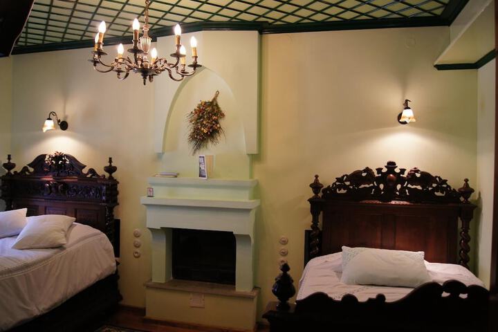 Room 10 of 42