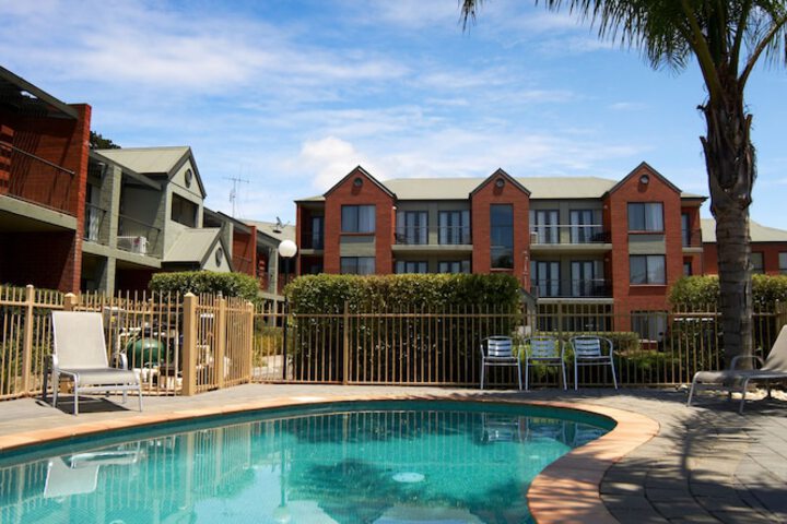 Hotel Pool