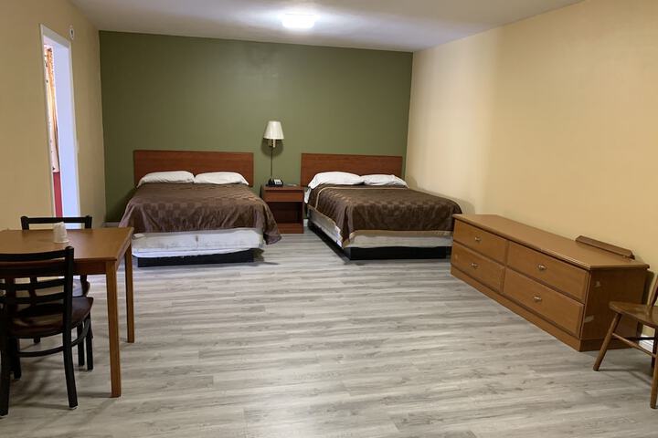 Room 4 of 20