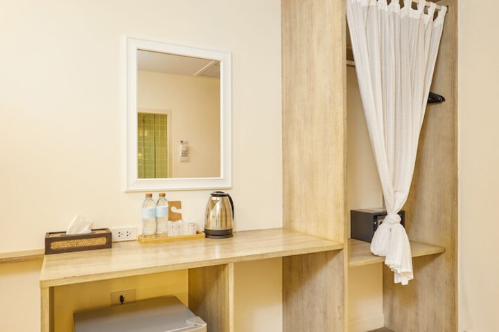 Room 10 of 78