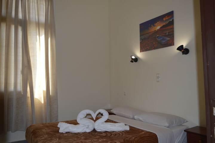 Room 6 of 35