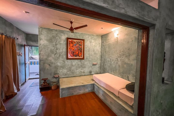 Room 8 of 49