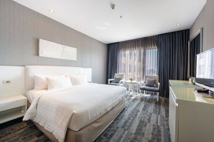 Room 34 of 151