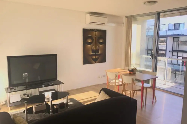 Room 3 of 6