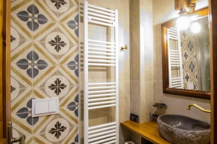 Room 40 of 72