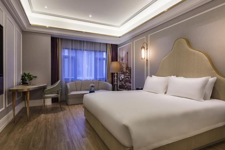 Room 15 of 35
