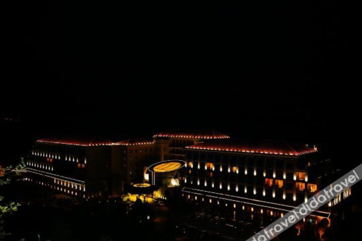 Hailuogou Gongga Shentang Hot Spring Hotel