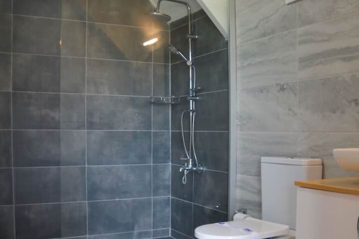 Room 15 of 26