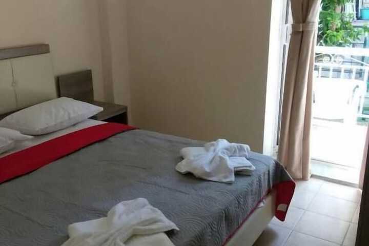 Room 4 of 13