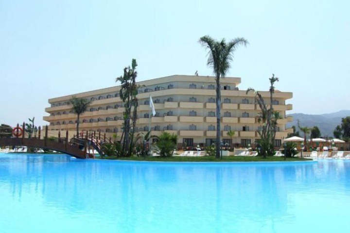 Pool Hotel