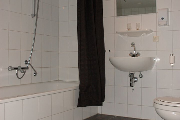 Room 40 of 70
