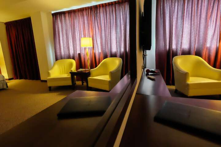 Room 23 of 67
