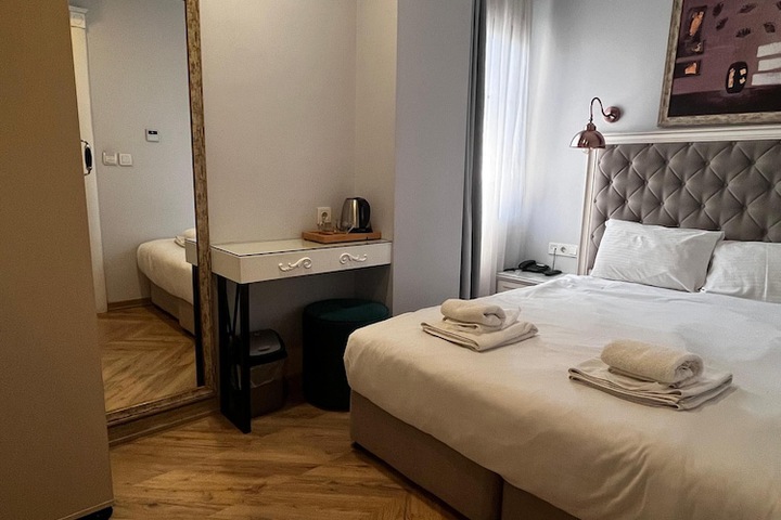 Room 21 of 53