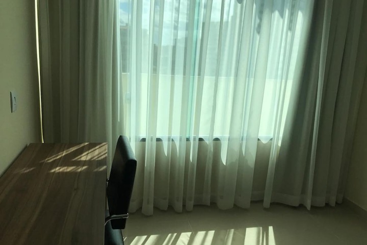 Room 10 of 42
