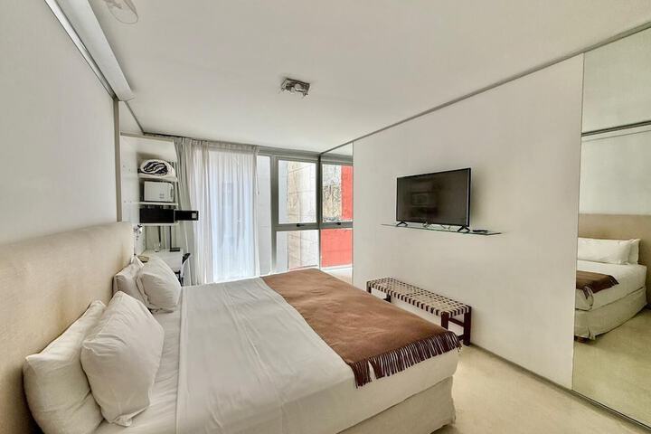 Room 8 of 53