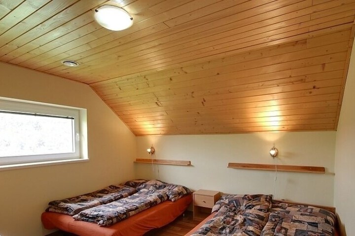 Room 7 of 32