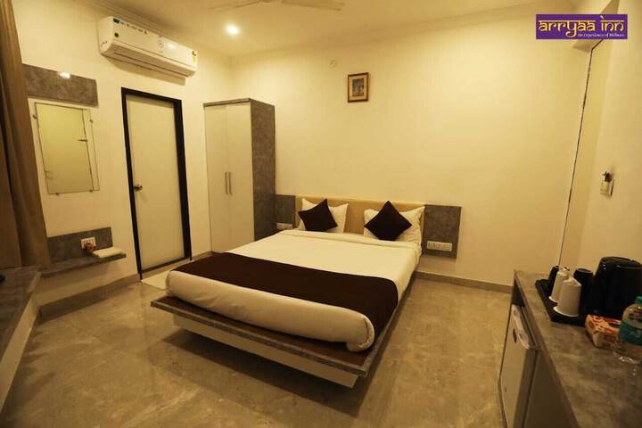 Room 2 of 17