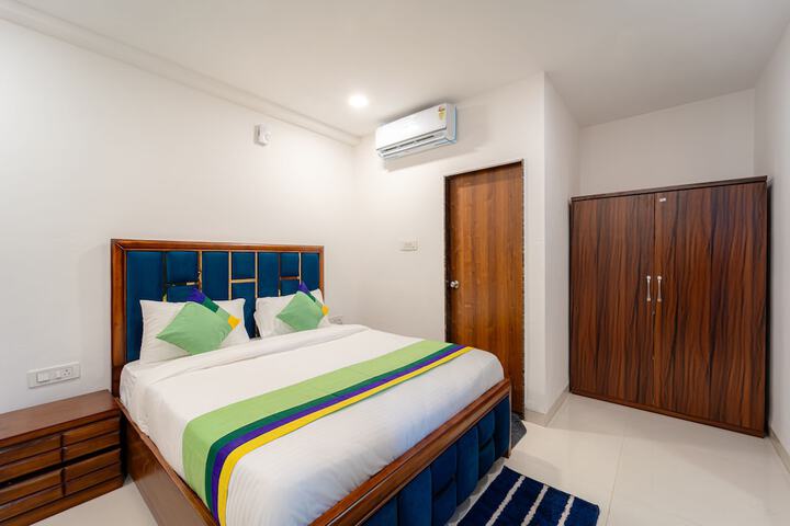 Room 11 of 47