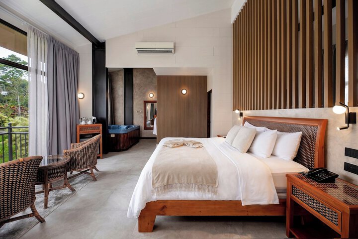 Room 15 of 77