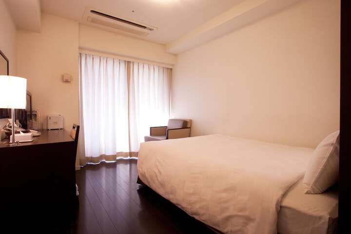 Room 11 of 42