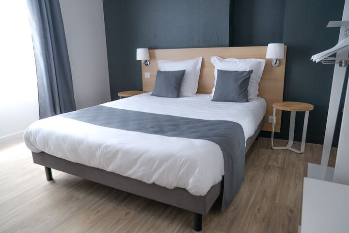 Room 3 of 41
