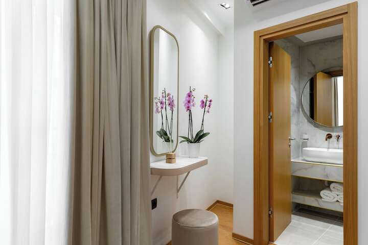 Room 45 of 60
