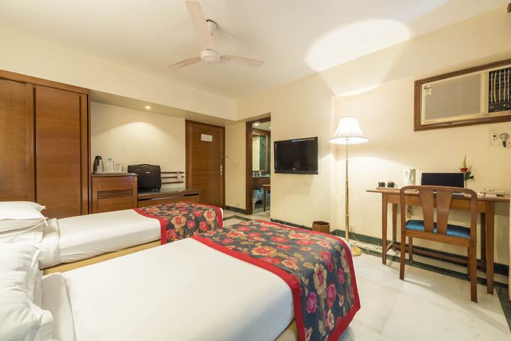 Room 4 of 54