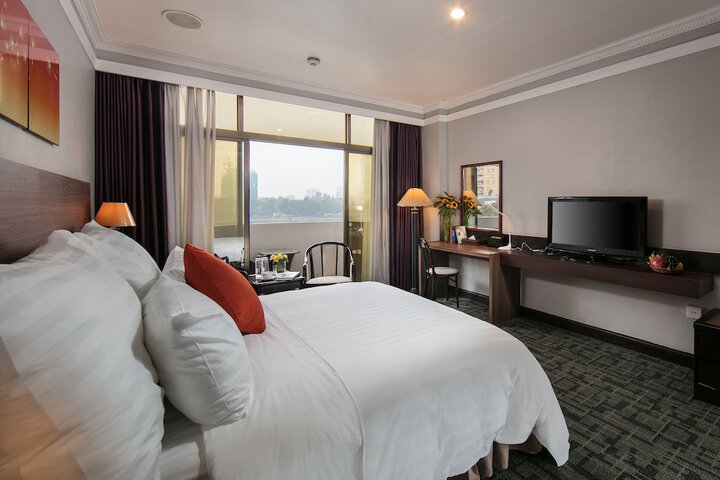 Room 25 of 59