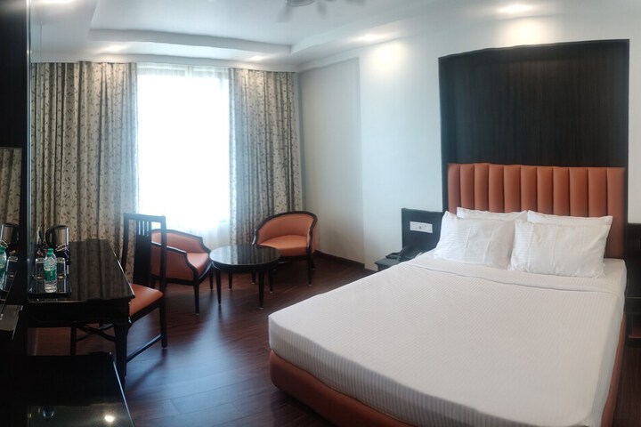 Room 15 of 34