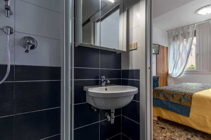 Room 56 of 65