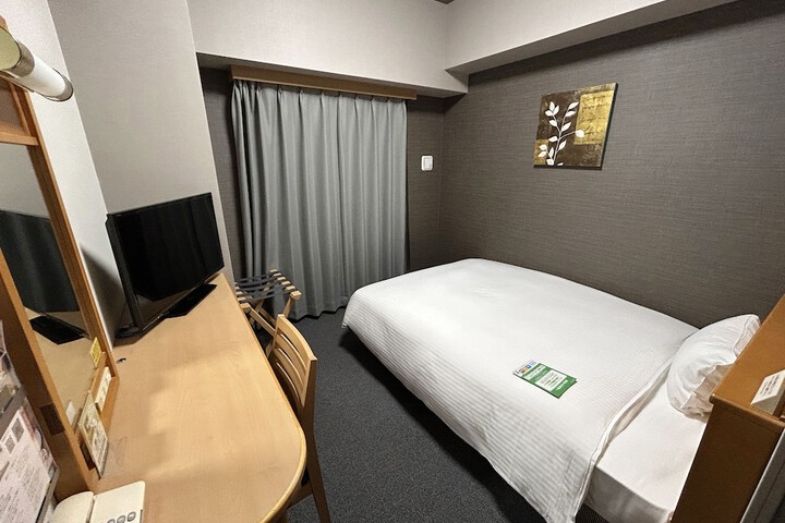 Room 8 of 20