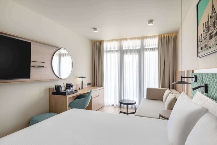 Room 21 of 62