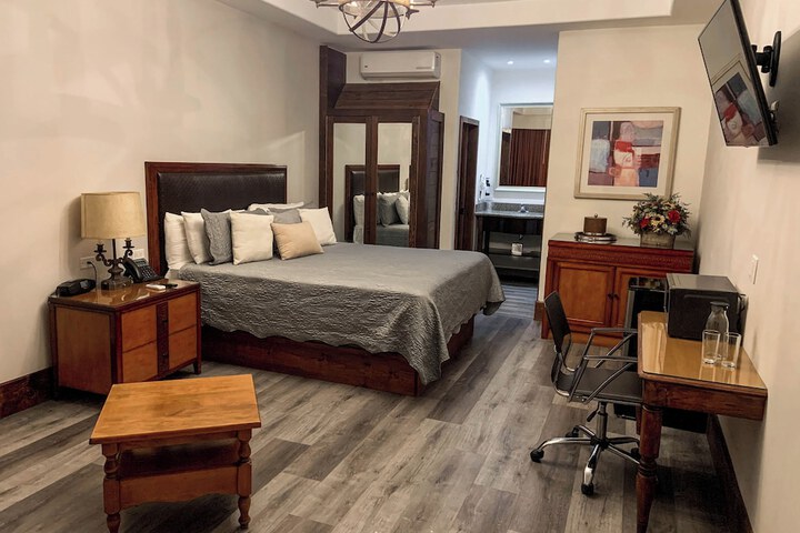 Room 10 of 63
