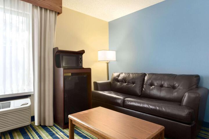 1 King Bed (1 of 6)