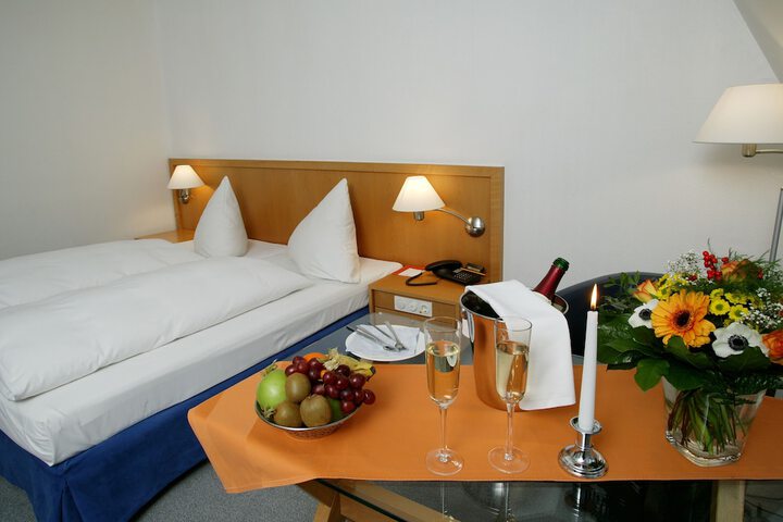 Room 2 of 16