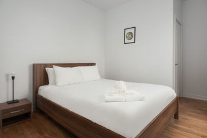 Room 6 of 14
