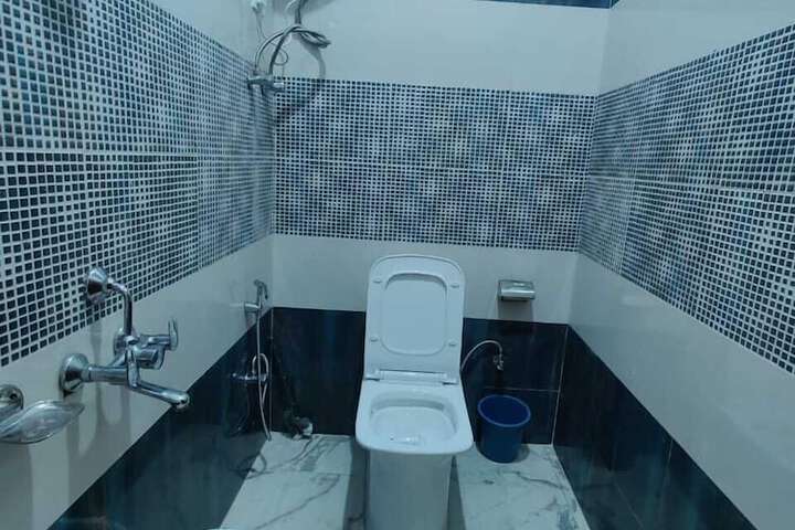 Room 14 of 20