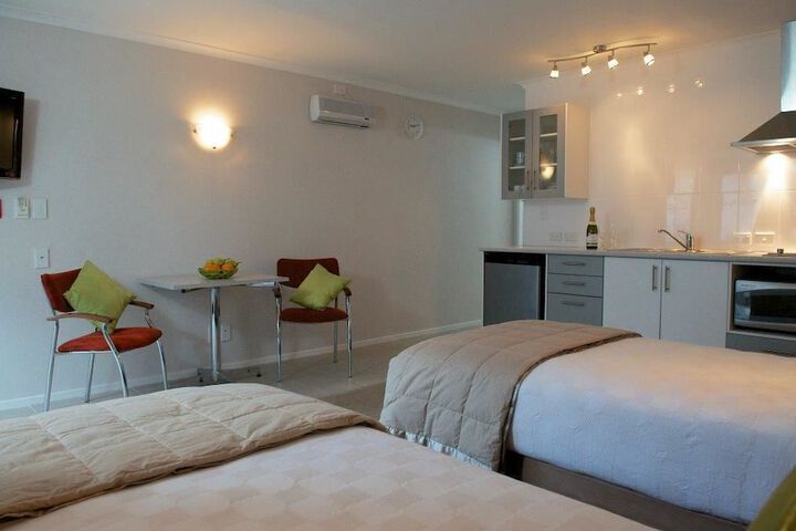 Room 3 of 36