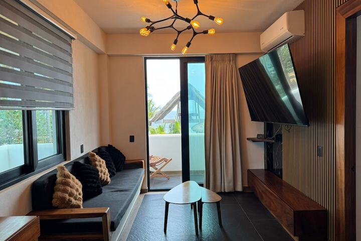 Room 8 of 35