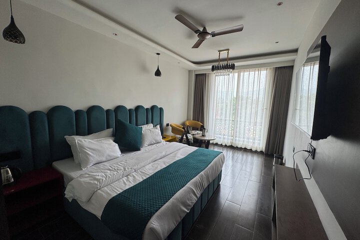 Room 27 of 39