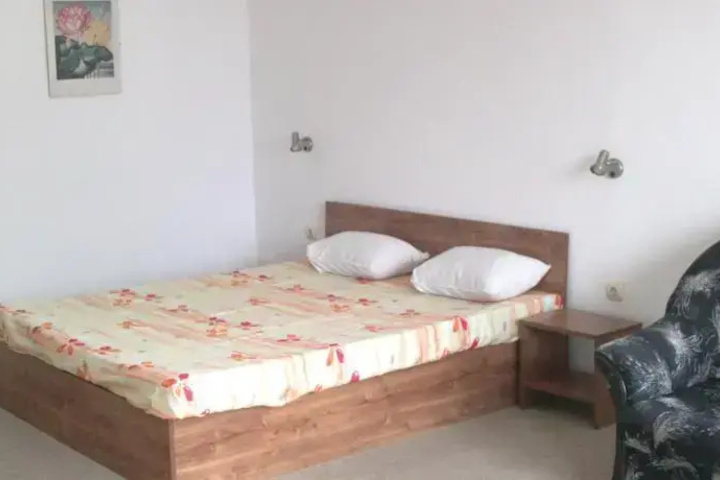 Room 5 of 10