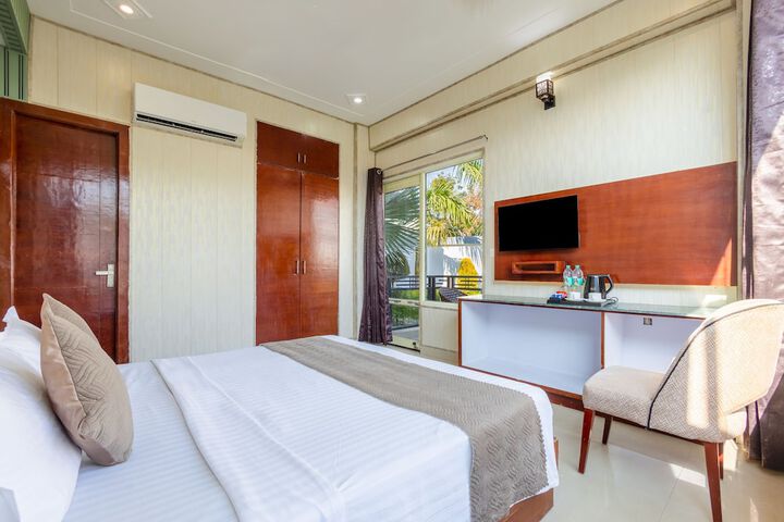Room 7 of 38