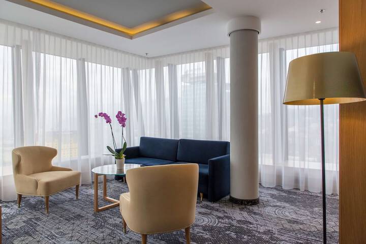 Room 21 of 80