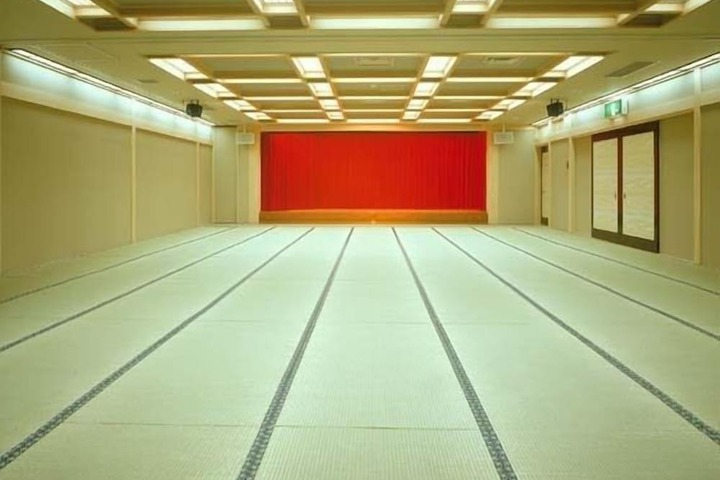 Ballroom/Hall 13 of 14