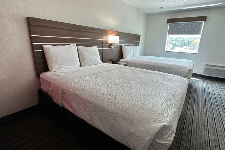 2 Double Beds (11 of 11)