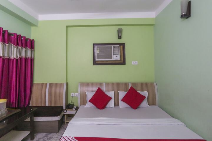 Room 10 of 20