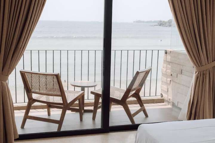 Room 5 of 7