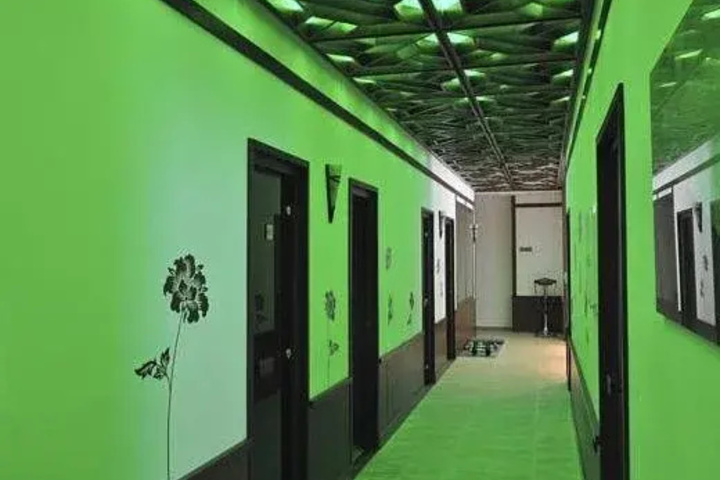 Room 12 of 20