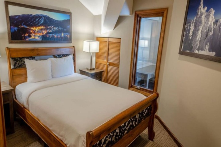 Room 20 of 266